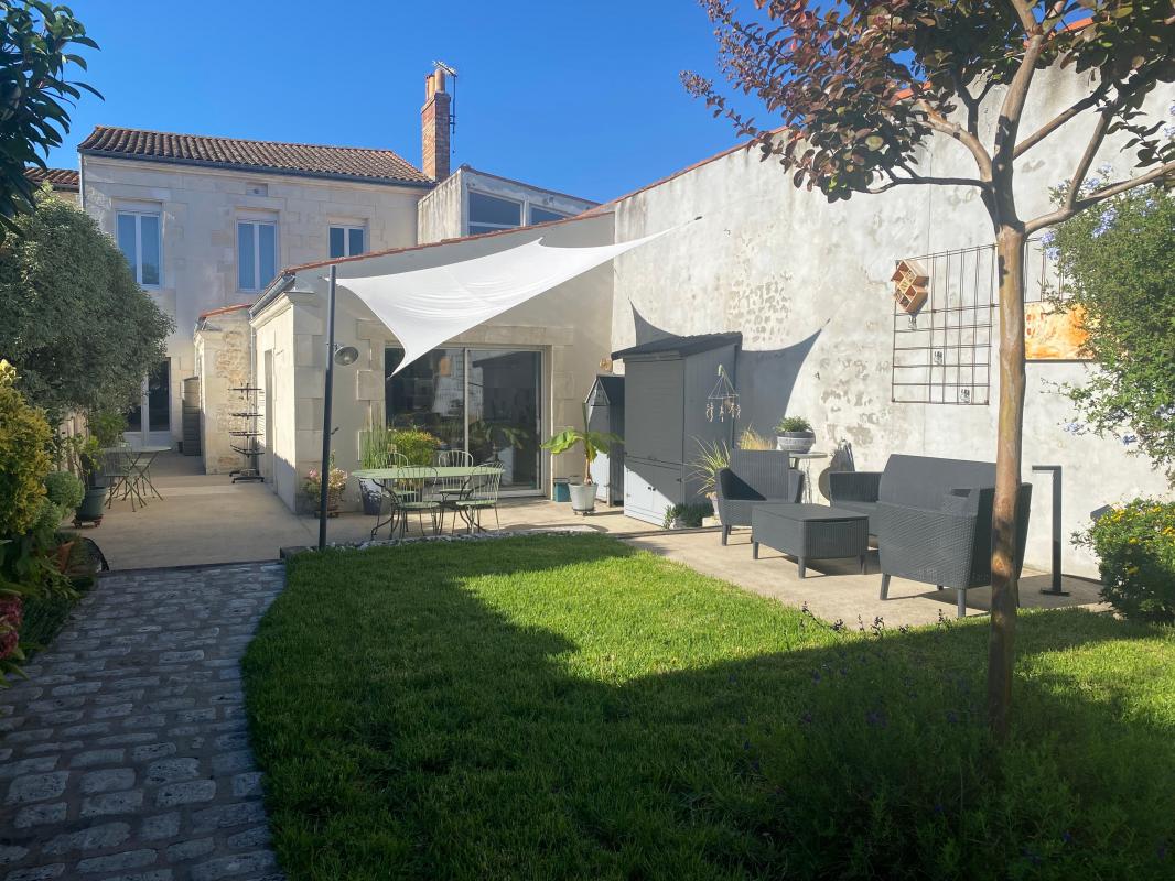 Villa / Maison  T5 à vendre Rochefort 17300