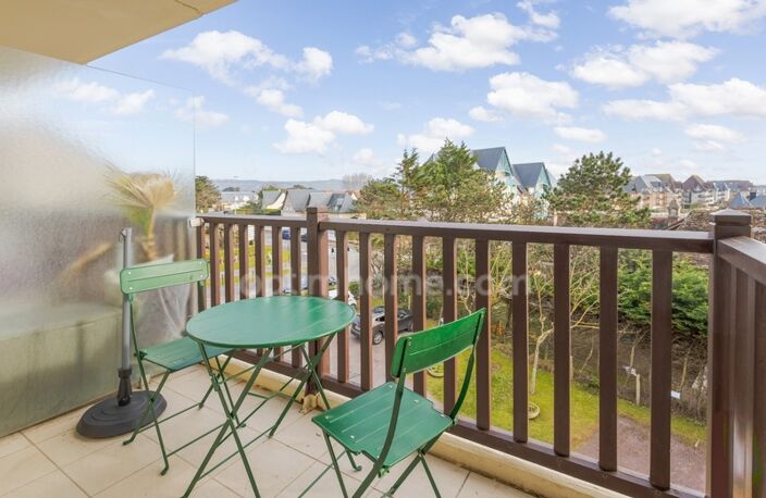 CABOURG PLAGE – Superbe Studio de 25.40 m2 - Terrasse plein sud et Parking – A 20 m de la mer - 2eme avec ascenseur! — photo 4