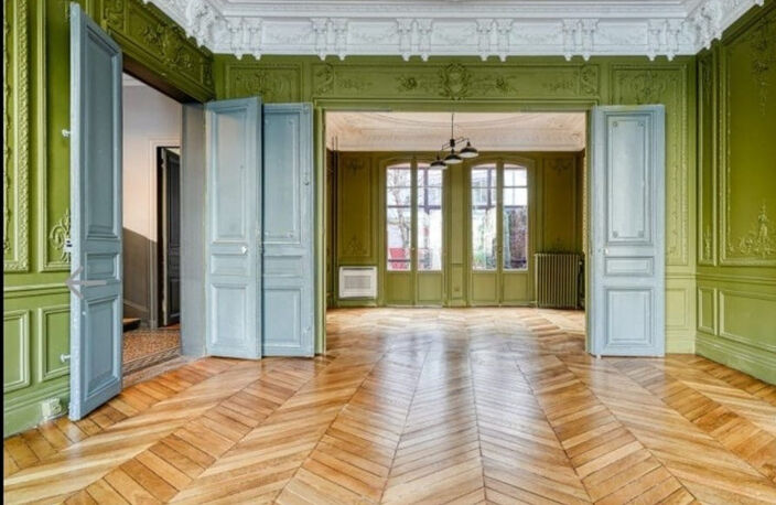 PARIS 17E – IMMEUBLE D’EXCEPTION AVEC JARDIN PRIVATIF, TERRASSES & ROOFTOP – 600 M² ENTIÈREMENT RÉNOVÉS — photo 2