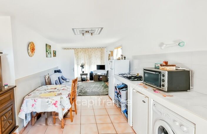 LECCI – Maison de caractère aux volumes généreux et au fort potentiel — photo 3