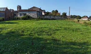 Terrain  1640 m² à vendre à Essertines-en-Donzy (42360)