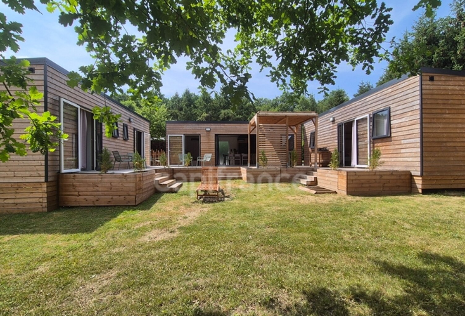 Dpt Essonne (91), à vendre Ormoy-la-Rivière, Lodge 5 chambres - 4 salles d'eau - terrasse dans un village collection avec prestations haut de gamme — photo 1