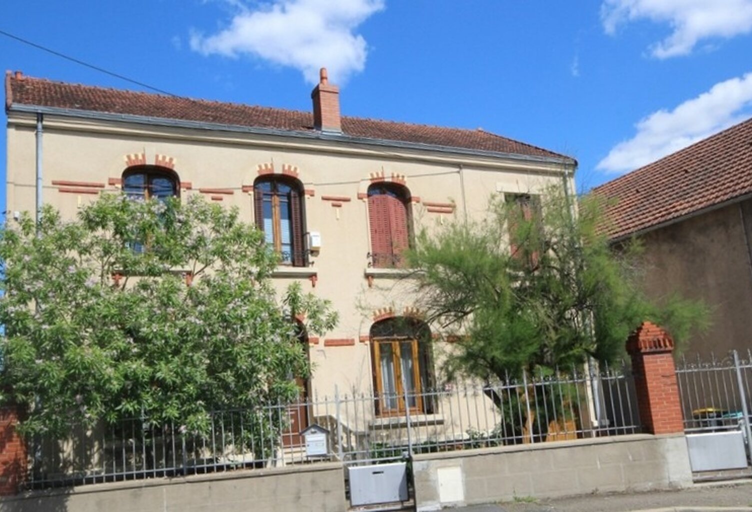 Maison à vendre 9 pièces MONTLUCON (03) — photo 1