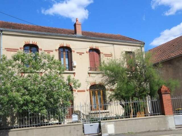 Maison à vendre 9 pièces MONTLUCON (03) — photo du bien