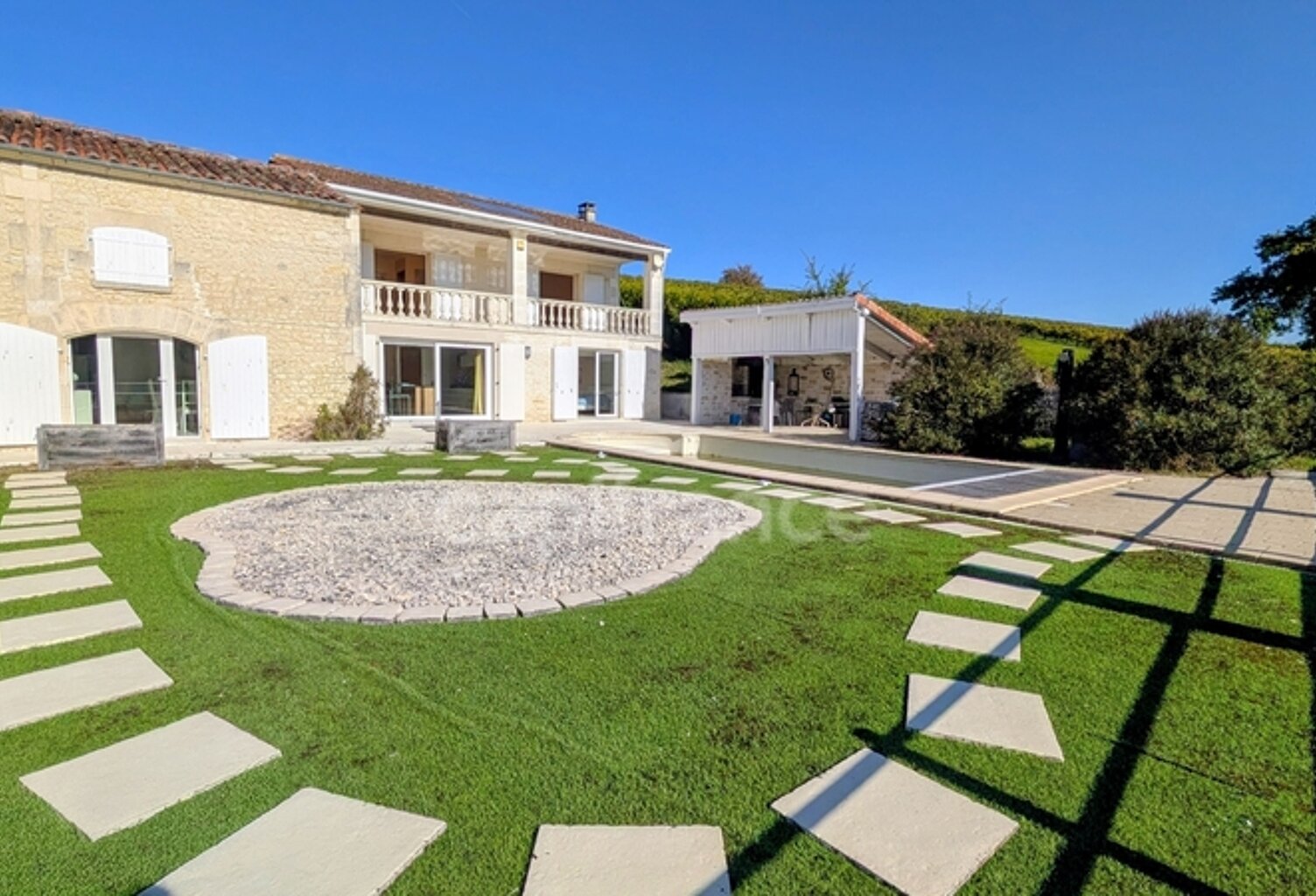 Dpt Charente (16), à vendre LIGNIERES SONNEVILLE maison avec magnifique vue sur la campagne — photo 1