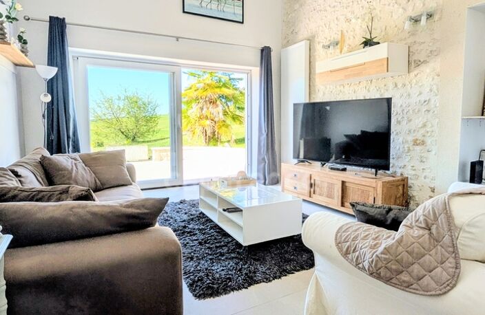 Dpt Charente (16), à vendre LIGNIERES SONNEVILLE maison avec magnifique vue sur la campagne — photo 2