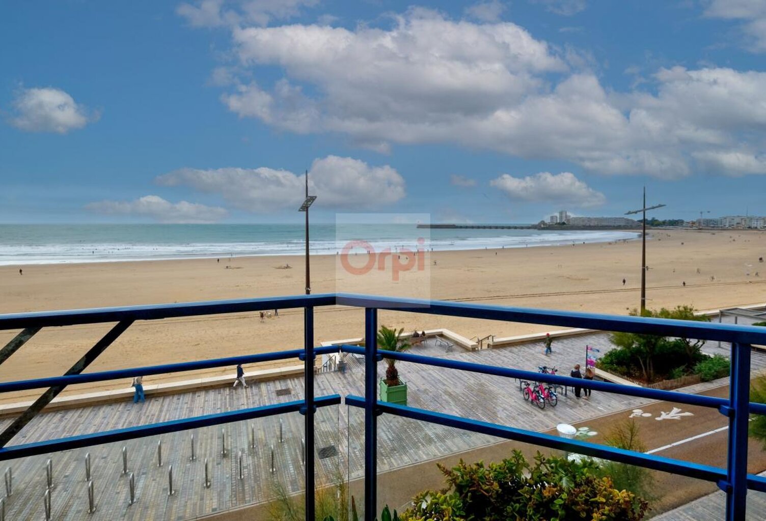Appartement à vendre face mer sur le remblai des Sables d'Olonne — photo 1