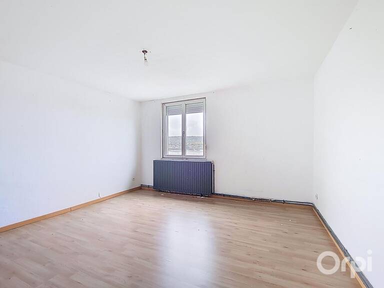 Appartement F4 de 79 m² à rénover Avenue de — photo 1