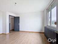 Appartement F4 de 79 m² à rénover Avenue de — photo 2