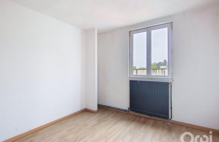Appartement F4 de 79 m² à rénover Avenue de — photo 5