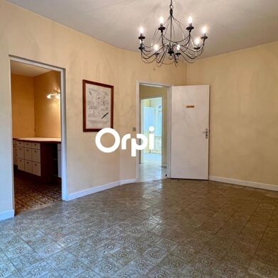 Immeuble  110390 €