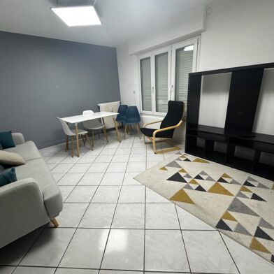 Appartement 4 pièces 830 €