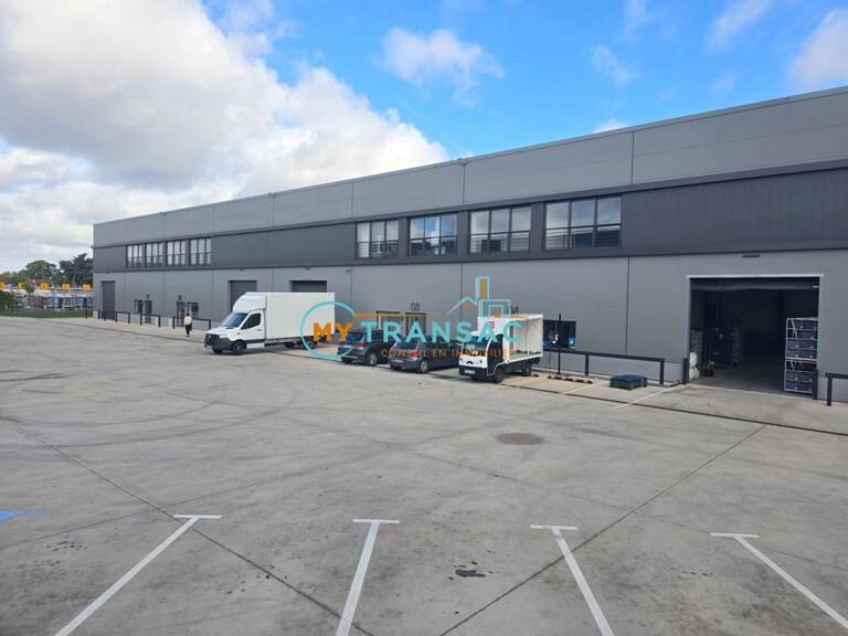 My Transac vous propose à la location une surface de 226m² de locaux d'activités et bureaux situés à PAVILLONS SOUS BOIS 93 — photo 1