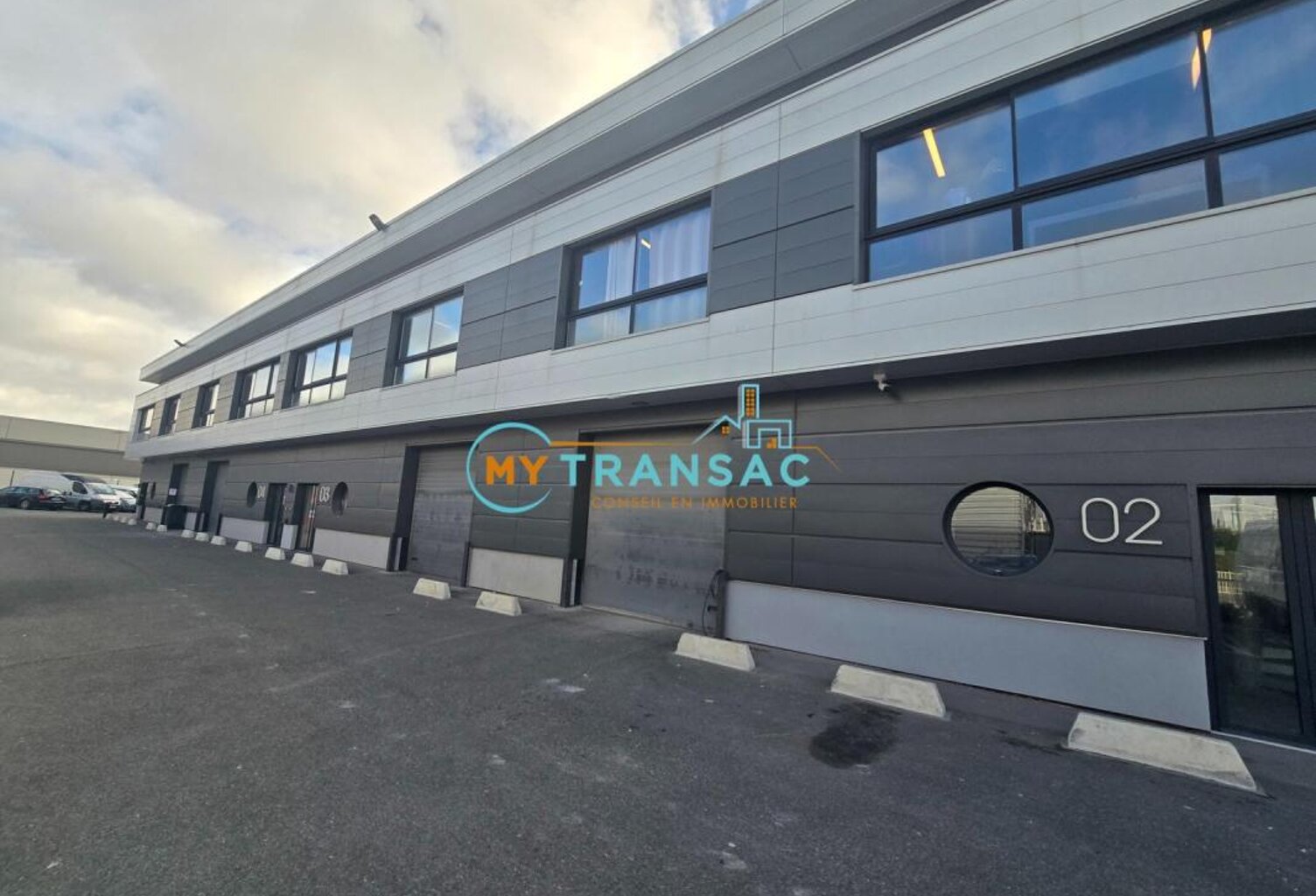 My Transac vous propose à la location une surface de 226m² de locaux d'activités et bureaux situés à PAVILLONS SOUS BOIS 93 — photo 1