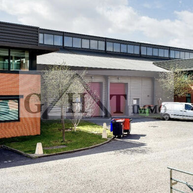 Local industriel  11227 €