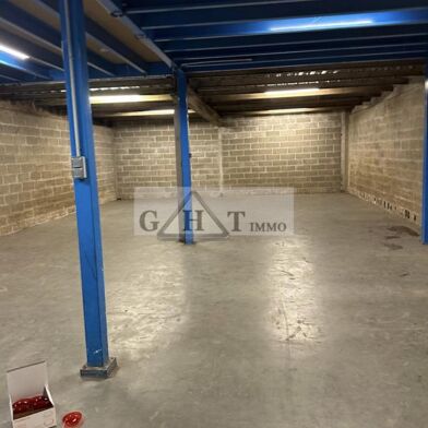 Local industriel  1568 €