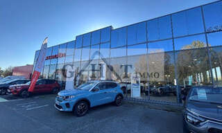 Local industriel  2600 m² à vendre à Persan (95340)