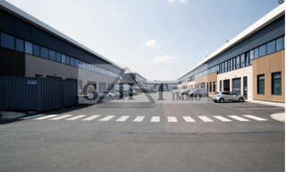 Local industriel  797 m² à louer à Gennevilliers (92230)