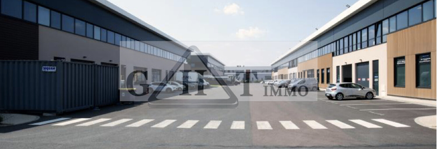 Local industriel  797 m² à louer à Gennevilliers (92230)