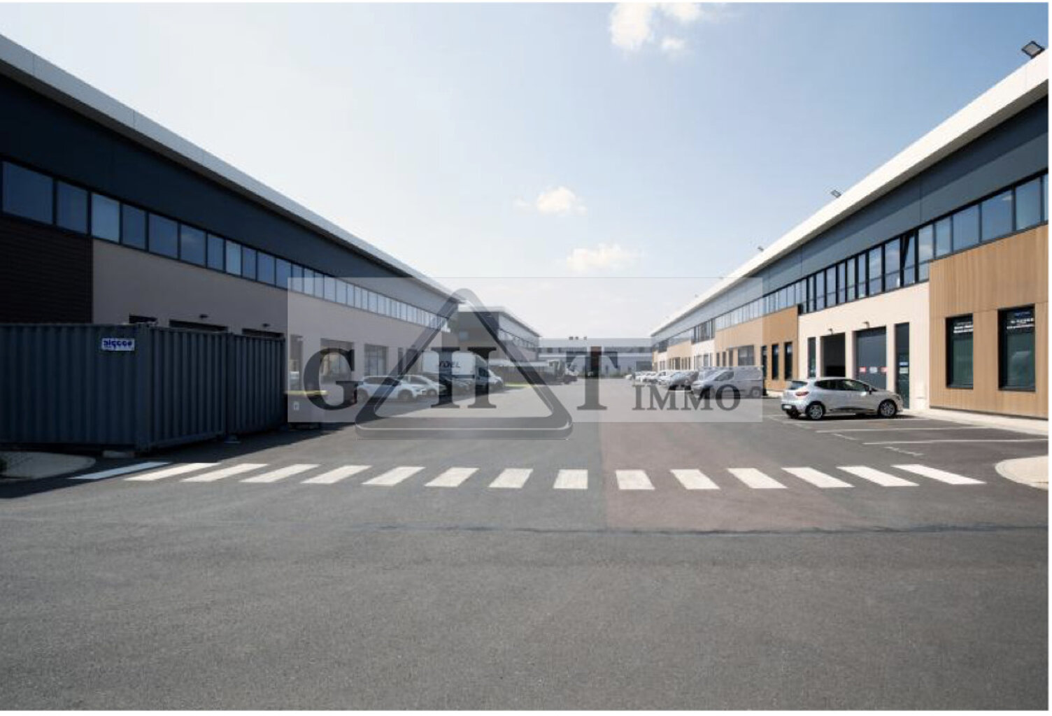 À LOUER – Entrepôt avec bureaux – Villeneuve-la-Garenne — photo 1