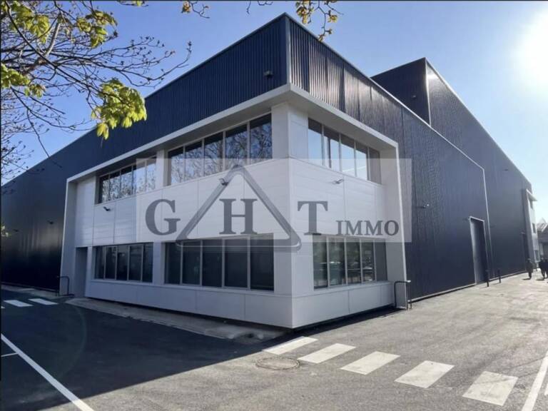 Entrepôt Bureaux A Louer — photo 1