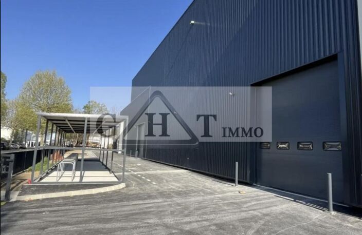 Entrepôt Bureaux A Louer — photo 2