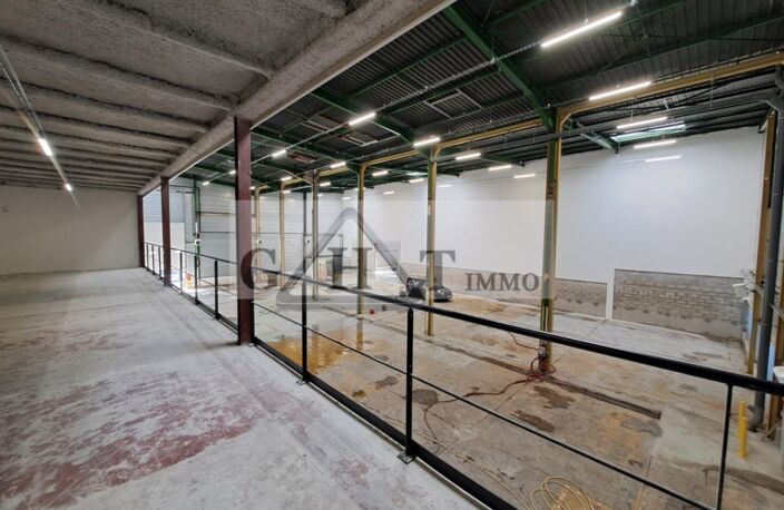 Entrepôt Bureaux A Louer — photo 3