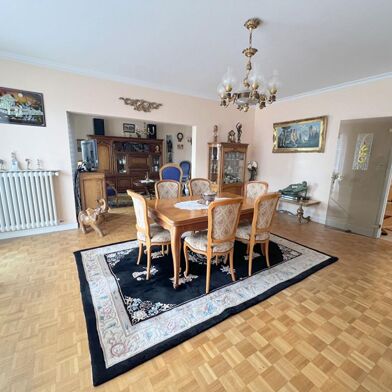 Appartement 4 pièces 177650 €