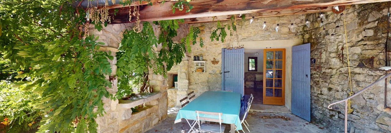 Maison 9 Pièces 186 m² à vendre à Eygluy-Escoulin (26400)