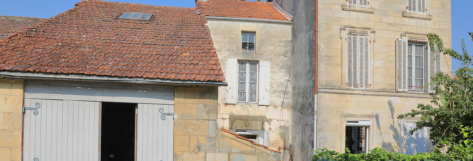 Immeuble  285 m² à vendre à Mirambeau (17150)