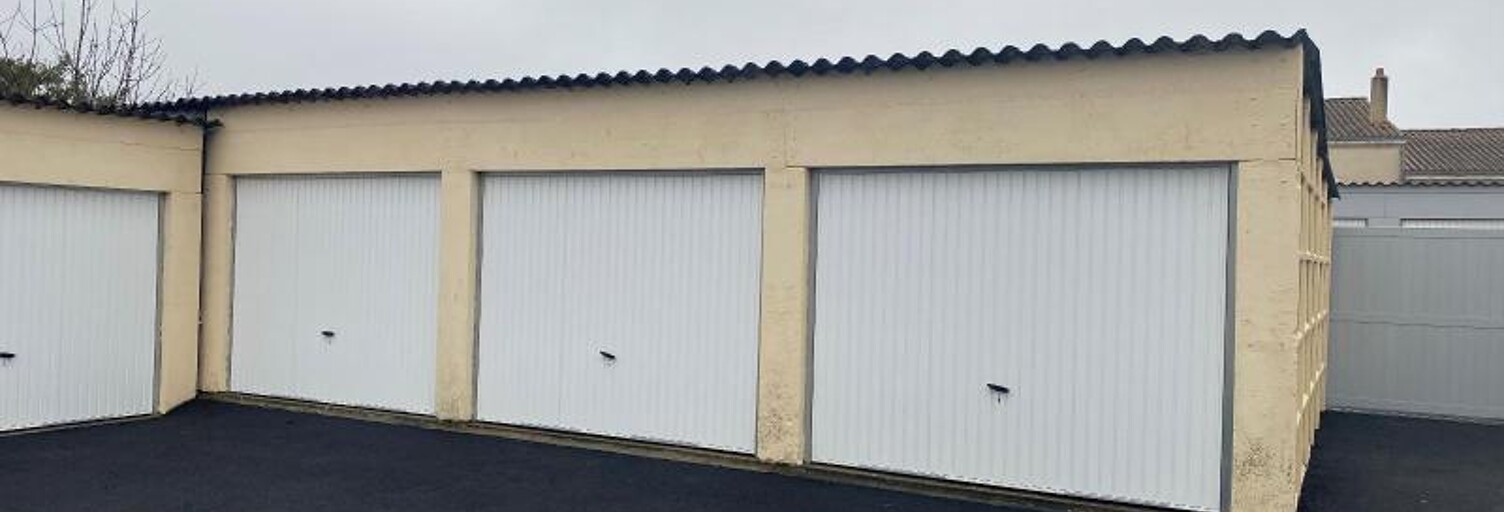 Garage   m² à louer à Niort (79000)