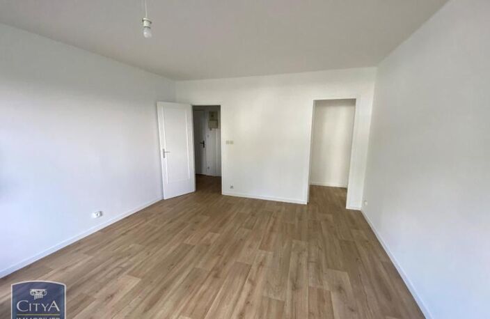 Location appartement 3 pièces 62 m² à Cholet (49300) — photo 2