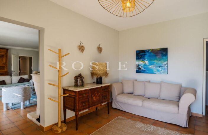 Exclusivité, maison avec piscine et vue sur le Luberon dans un q — photo 3