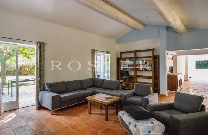 Gordes, maison en pierres avec piscine. — photo 4