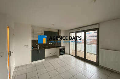 Appartement 3 pièces 740 €