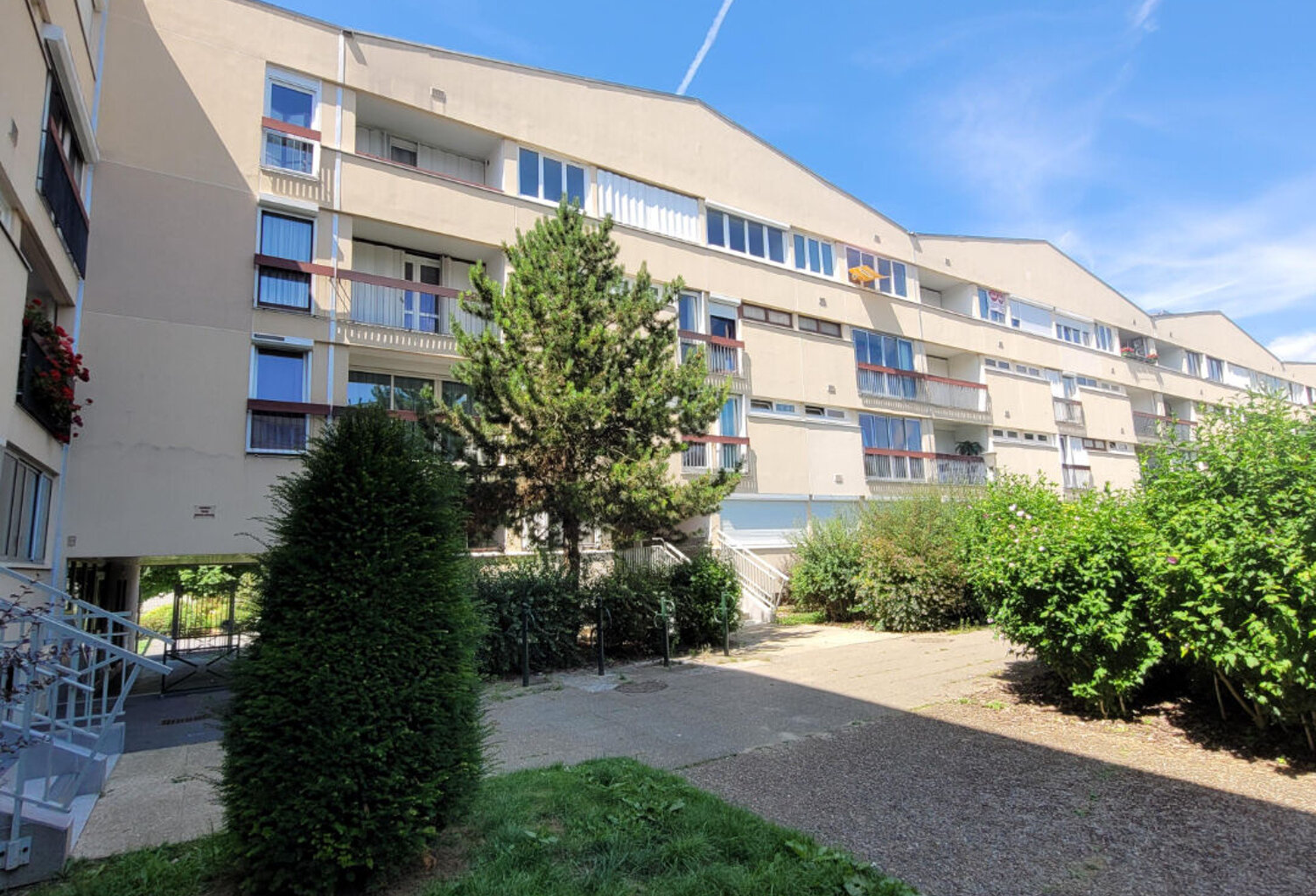 COMPIEGNE - AU CALME — photo 1