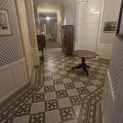 Appartement 8 pièces 470000 €