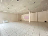 LOCAL COMMERCIAL DE 109 m² - CHATEAU-GONTIER — photo 2