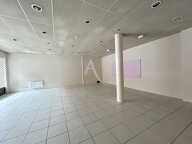 LOCAL COMMERCIAL DE 109 m² - CHATEAU-GONTIER — photo 3