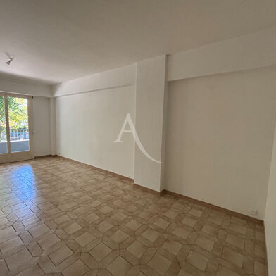 Appartement 3 pièces 1208 €