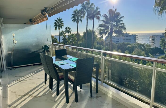Super Cannes : Élégant 2 pièces avec terrasse et vue mer dans un — photo 3