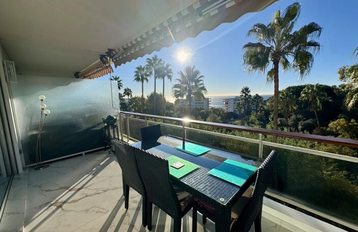 Super Cannes : Élégant 2 pièces avec terrasse et vue mer dans un — photo 4