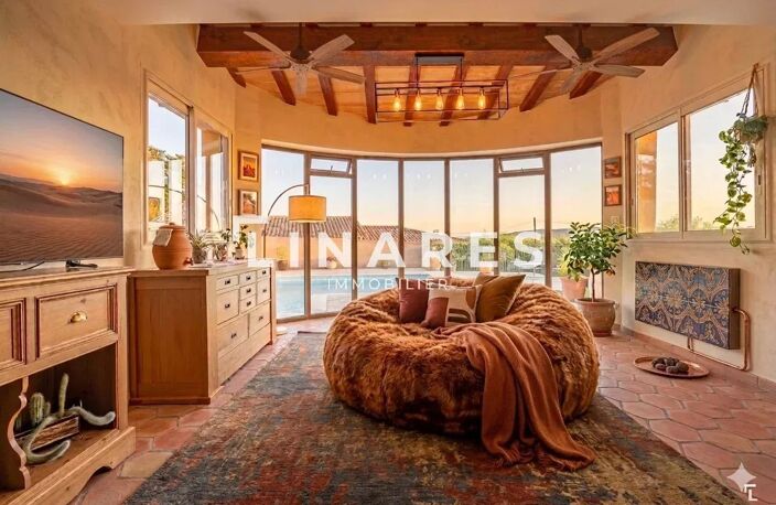 LA CEYRESTAINE  - Villa T7 de 225m2 - Terrain 759m2 - PISCINE - — photo 3
