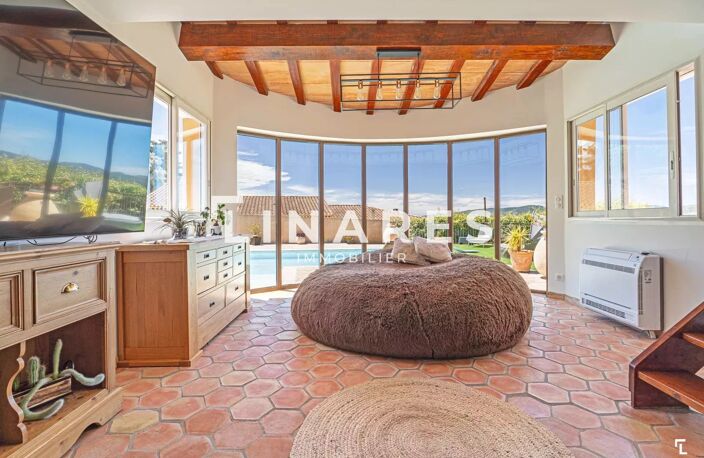 LA CEYRESTAINE  - Villa T7 de 225m2 - Terrain 759m2 - PISCINE - — photo 4