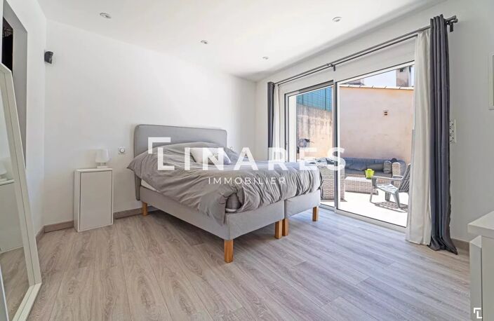 LA CEYRESTAINE  - Villa T7 de 225m2 - Terrain 759m2 - PISCINE - — photo 5