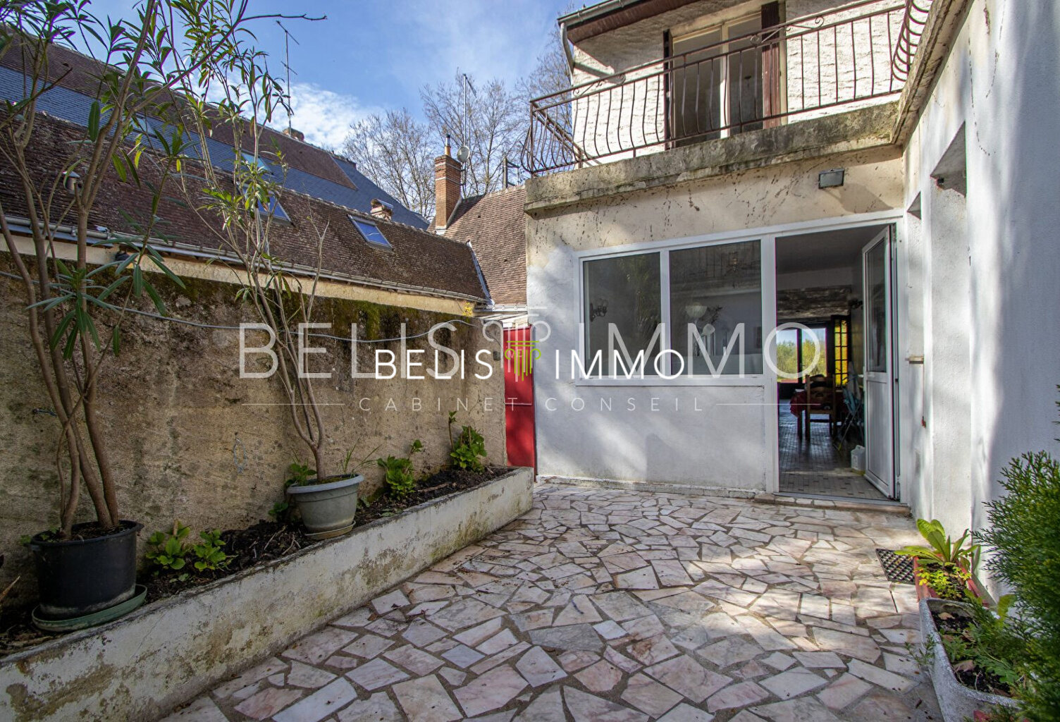 BAR - RESTAURANT + HABITATION 132 m² — photo 1