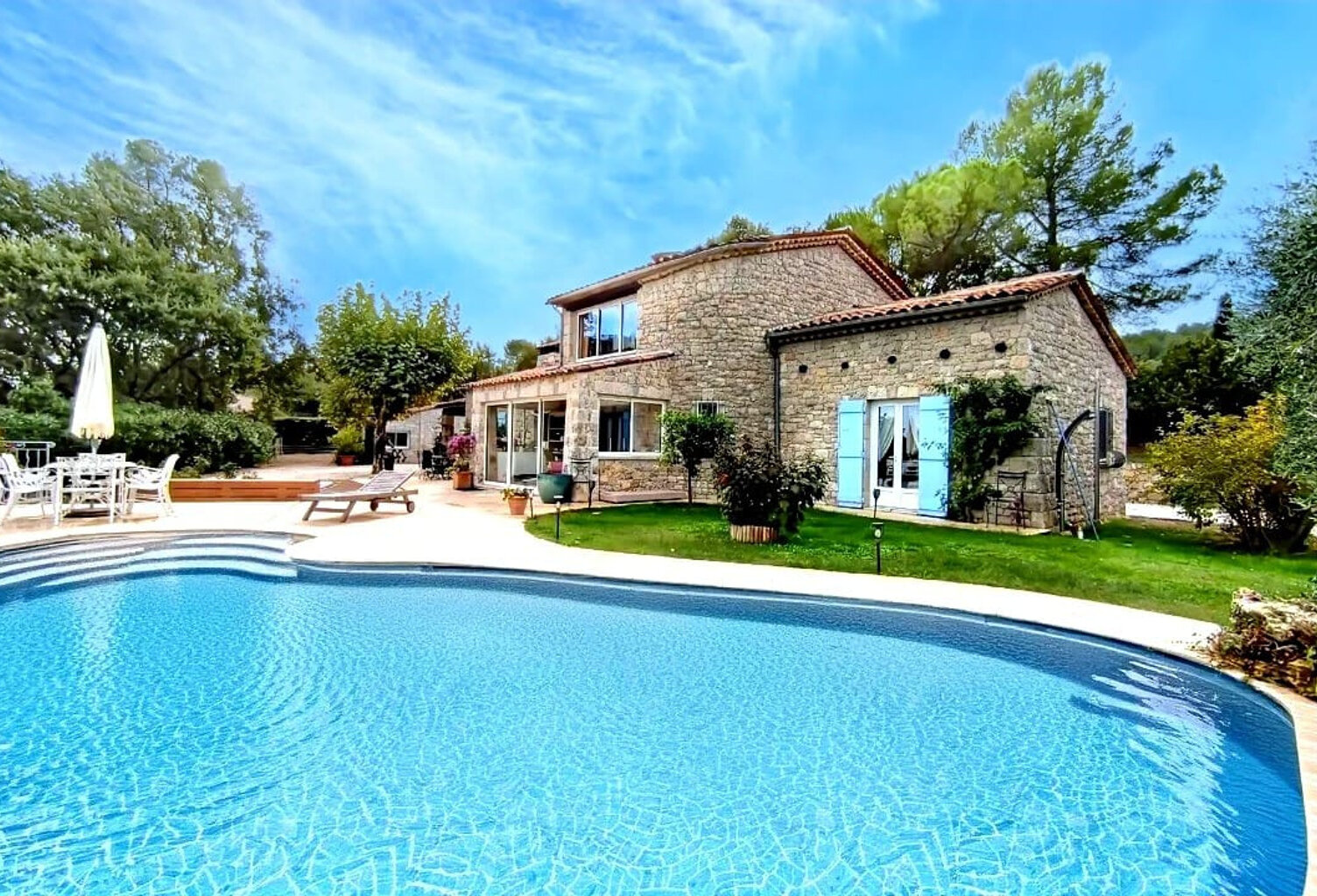 DPT(83) A vendre propriété de prestige sur le haut var — photo 1