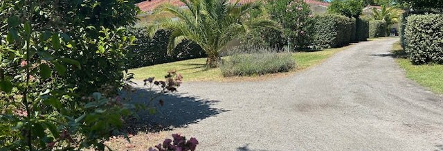 Maison 17 Pièces 210 m² à vendre à Sainte-Eulalie-en-Born (40200)