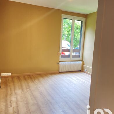 Appartement 3 pièces 750 €