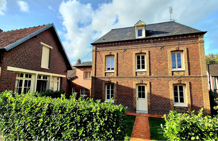 VARENGEVILLE-SUR-MER - ENSEMBLE IMMOBILIER EN COEUR DE BOURG — photo 2